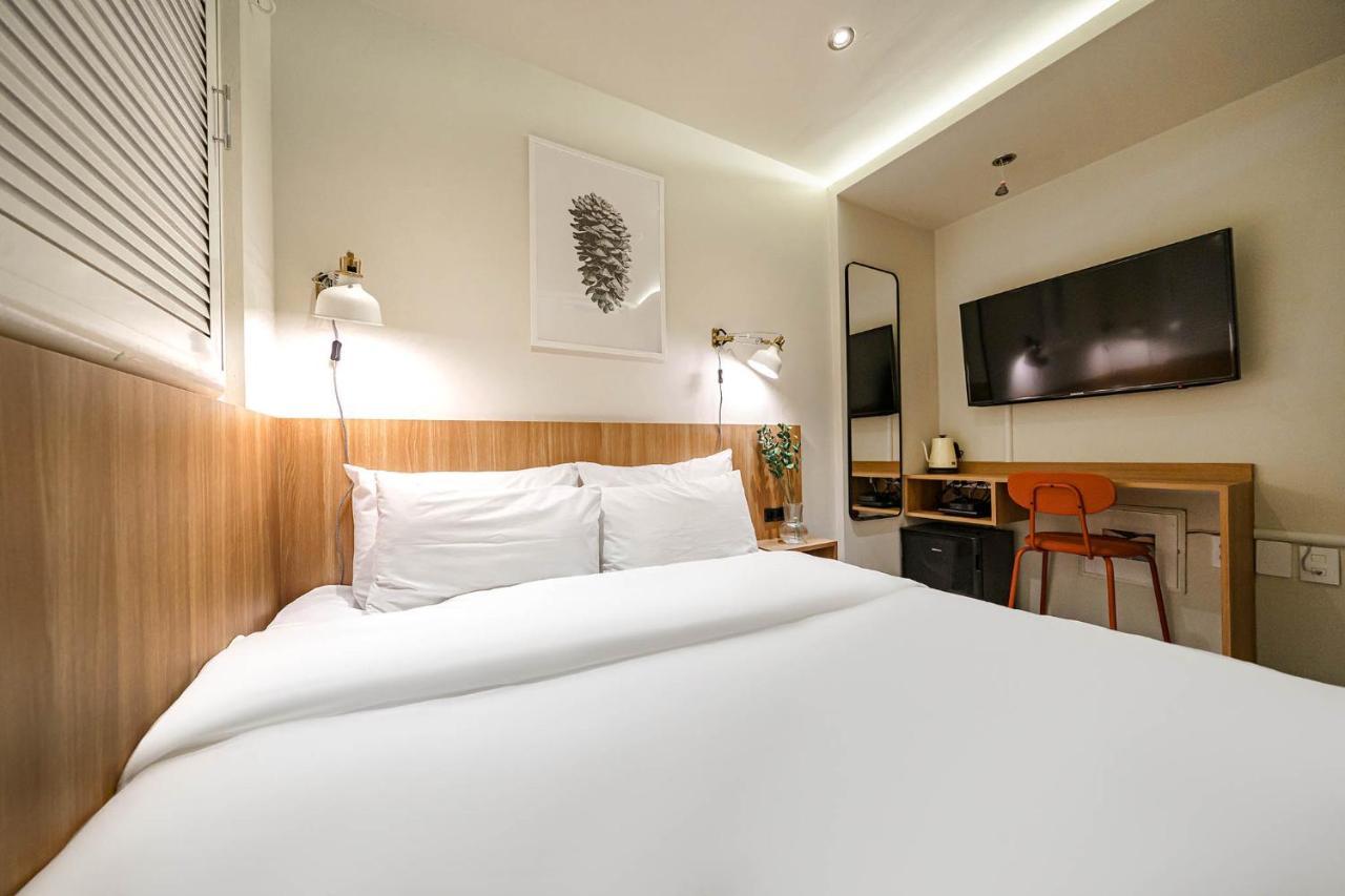 Hotel Less Seul Esterno foto